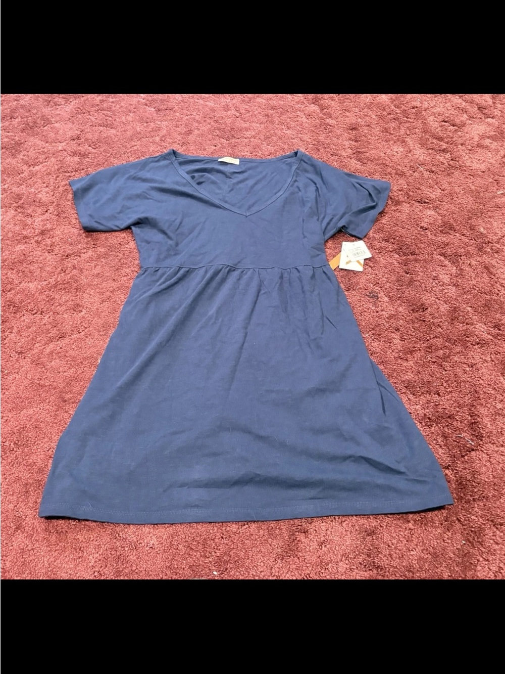 Relaxed V-Neck Navy Midi Dress with Short Sleeves